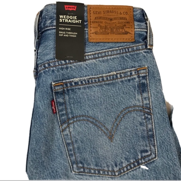 SOLD Levi's Wedgie Straight Distressed Jeans - Picture 7 of 7